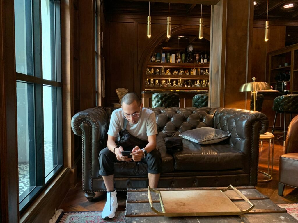 Hati-Hati, Duduk Terlalu Lama Jadi Masalah Serius - MPOIN
